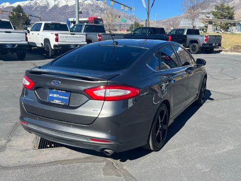 Used 2016 Ford Fusion SE FWD image 9