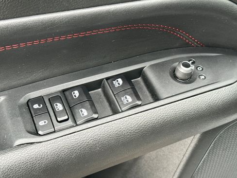 Used 2024 Jeep Compass Trailhawk image 11