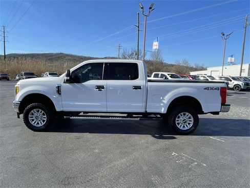 Used 2017 Ford F250 XLT image 2