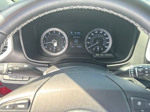 Used 2022 Hyundai Venue Limited FWD image 24