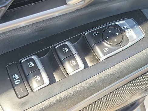 Used 2025 Kia Telluride S AWD/4WD image 23