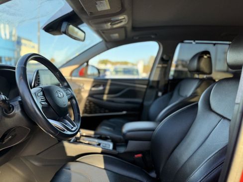 Used 2019 Hyundai Santa Fe AWD image 12