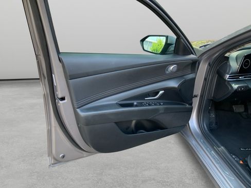 Used 2024 Hyundai Elantra SEL w/ Convenience Package FWD image 28