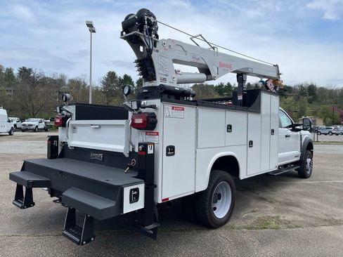 New 2025 Ford F550 4x4 Supercab Super Duty image 11