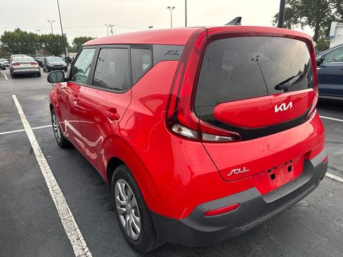 Used 2022 Kia Soul LX FWD image 4