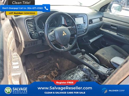 Used 2016 Mitsubishi Outlander SE FWD image 11