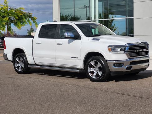 Used 2019 RAM 1500 Laramie AWD/4WD image 3