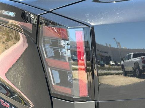 New 2026 Nissan Kicks SR AWD/4WD image 31