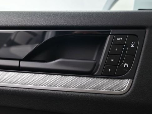 Certified 2026 Porsche Cayenne S AWD/4WD image 18