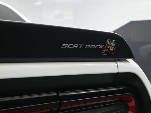 Used 2022 Dodge Challenger R/T Scat Pack RWD image 15