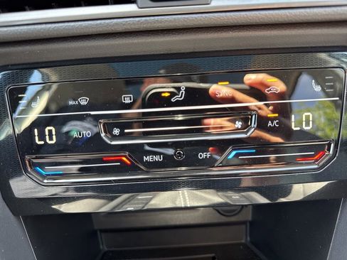 New 2026 Volkswagen Taos SE FWD image 27
