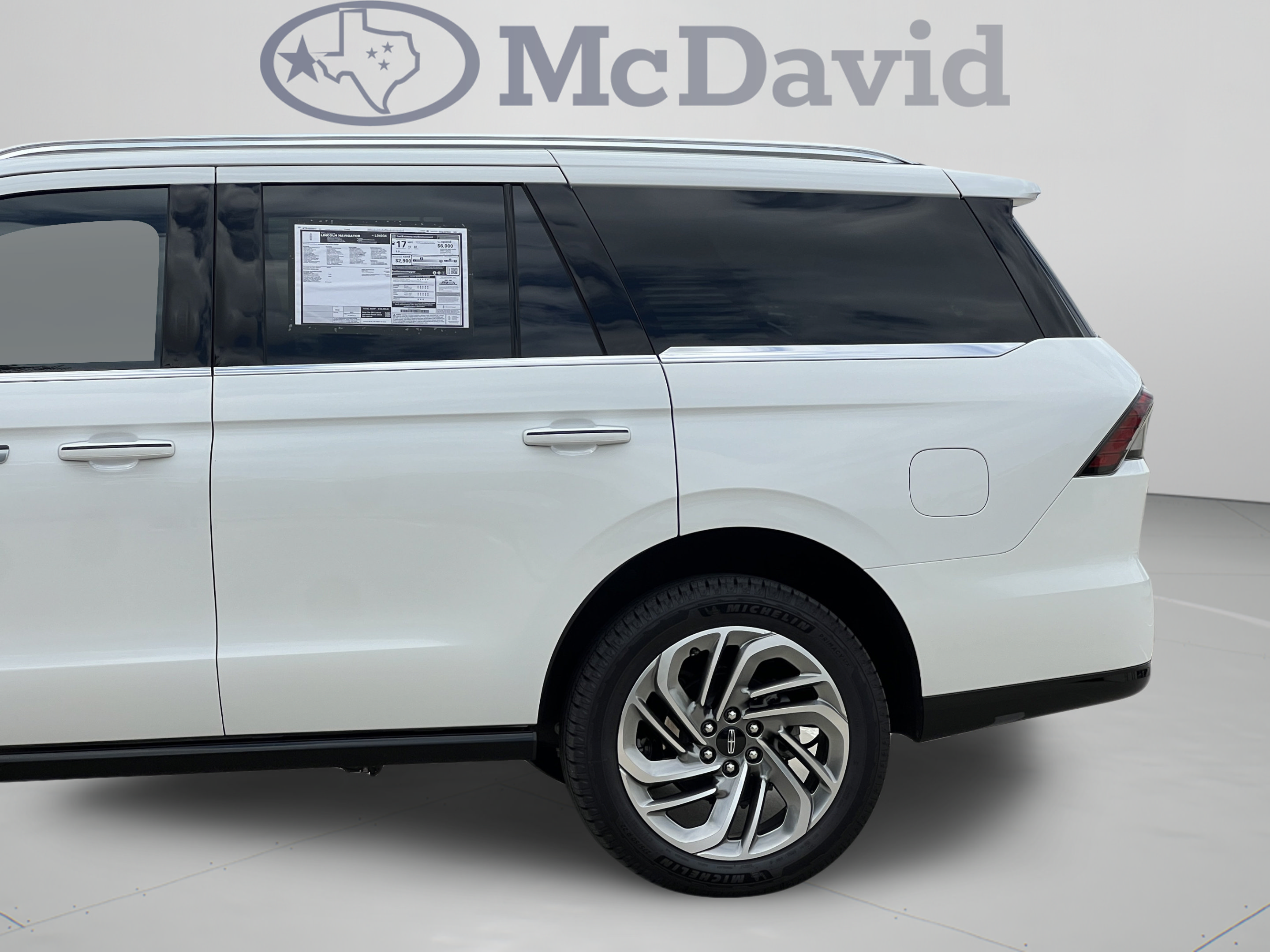 New 2026 Lincoln Navigator Reserve AWD/4WD image 32