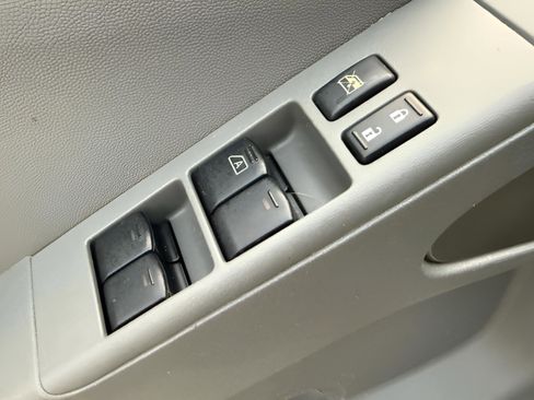 Used 2018 Nissan Frontier SV image 19