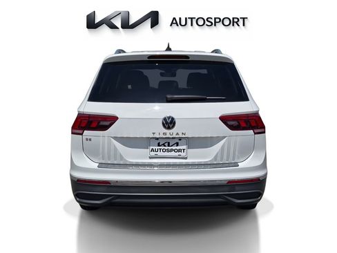 Used 2022 Volkswagen Tiguan SE FWD image 9