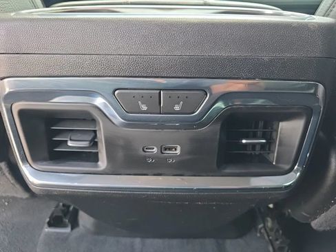Used 2024 GMC Sierra 3500 Denali w/ Denali Reserve Package AWD/4WD image 17