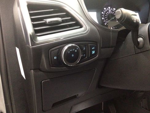 Used 2024 Ford Edge Titanium image 11