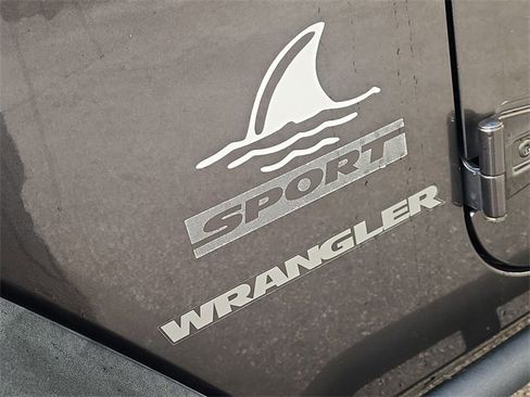 Used 2017 Jeep Wrangler Sport w/ Connectivity Group image 27