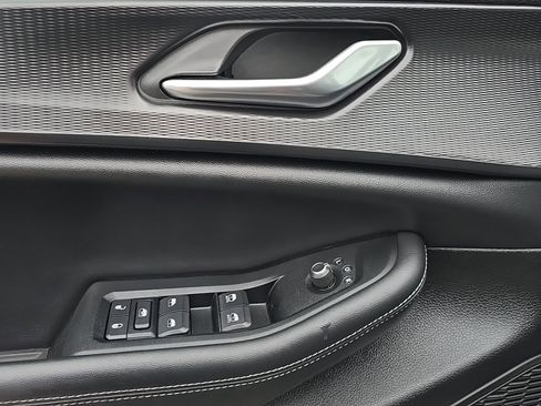 Used 2024 Jeep Grand Cherokee L Laredo image 12