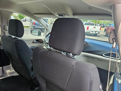 Used 2023 Chrysler Voyager LX FWD image 12