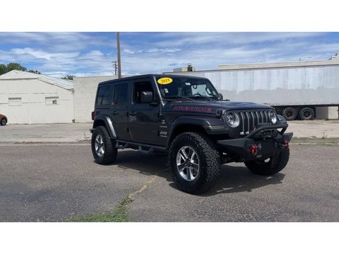 Used 2018 Jeep Wrangler Unlimited Sahara AWD/4WD image 5