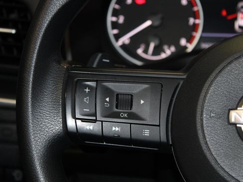 Used 2023 Nissan Rogue S image 24