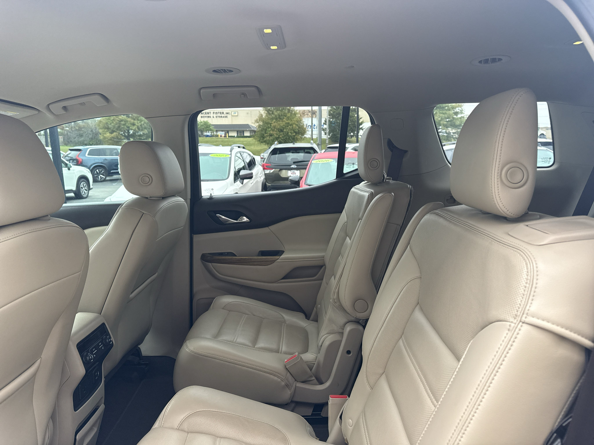 Used 2017 GMC Acadia Denali w/ Technology Package FWD image 10