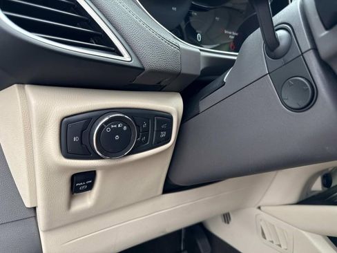 Used 2019 Lincoln Nautilus Select image 30