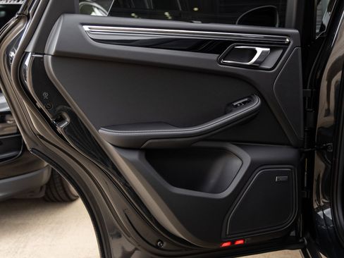 New 2026 Porsche Macan Turbo image 36