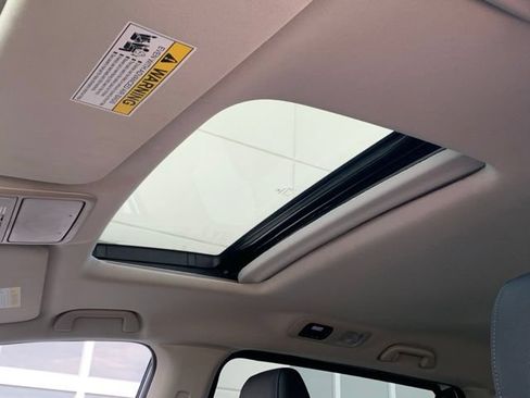 Used 2025 Honda Odyssey EX-L image 8