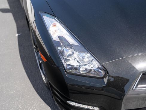 Used 2013 Nissan GT-R Black Edition AWD/4WD image 19