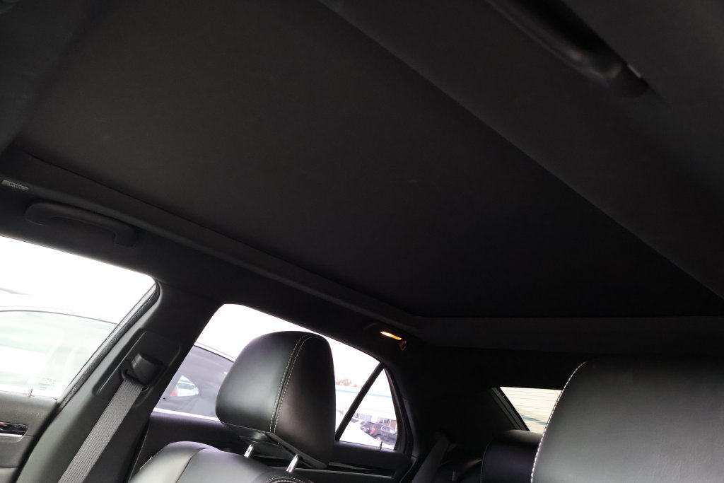 Used 2023 Chrysler 300 S w/ Comfort Group RWD image 13