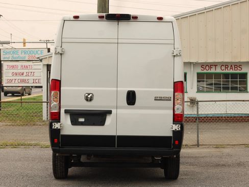 Used 2025 RAM ProMaster 2500 w/ Convenience Group FWD image 7