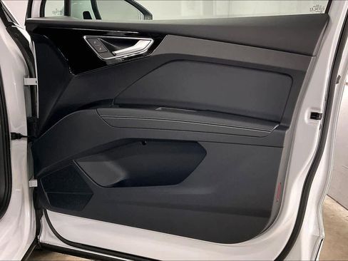 Used 2023 Audi Q4 e-tron Premium Plus w/ Premium Plus image 25