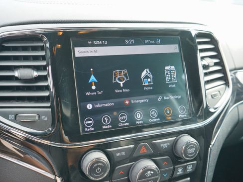 Used 2019 Jeep Grand Cherokee Overland image 17