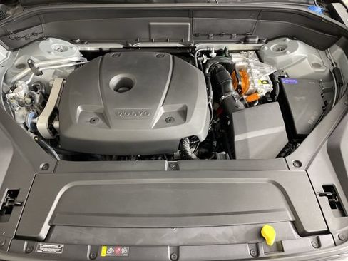 Certified 2025 Volvo XC90 T8 Plus w/ Protection Package Premier AWD/4WD image 45