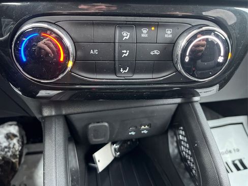 Used 2024 Chevrolet TrailBlazer LT image 28