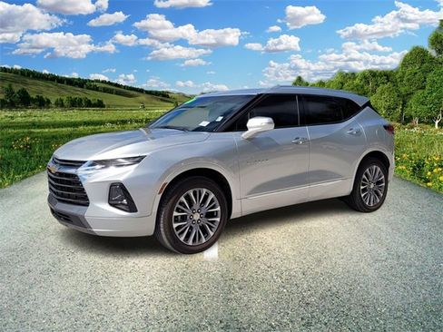 Used 2021 Chevrolet Blazer Premier image 2