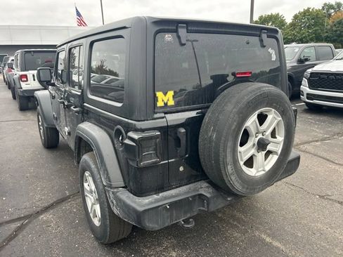 Used 2019 Jeep Wrangler Unlimited Sport S AWD/4WD image 2