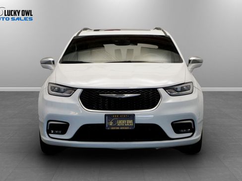 Used 2022 Chrysler Pacifica Pinnacle FWD image 2
