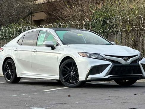 Used 2021 Toyota Camry XSE image 2