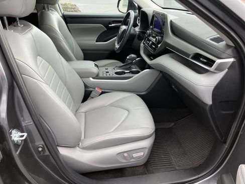 Certified 2023 Toyota Highlander XLE image 36