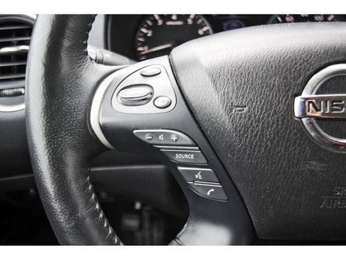 Used 2020 Nissan Pathfinder SL FWD image 15