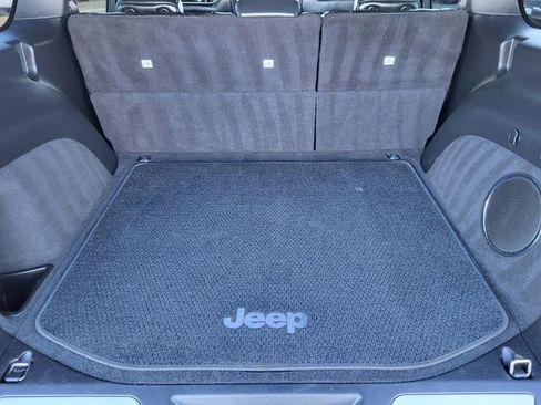 Used 2019 Jeep Grand Cherokee Summit image 12