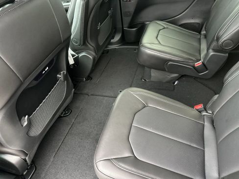 New 2026 Chrysler Pacifica Select w/ S Appearance Package image 12