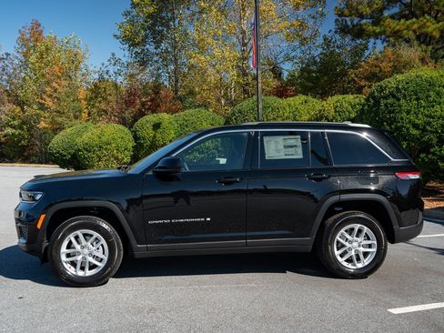 New 2025 Jeep Grand Cherokee Laredo X RWD image 5