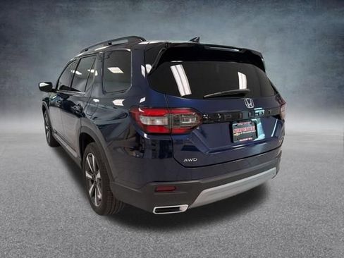 Used 2025 Honda Pilot Touring image 9