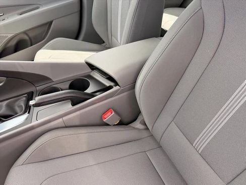 New 2026 Hyundai Elantra SE FWD image 9