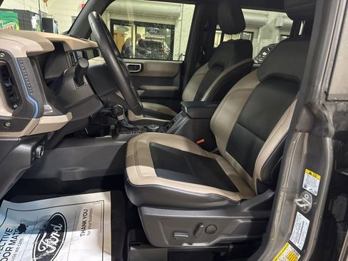 Used 2022 Ford Bronco Wildtrak image 9