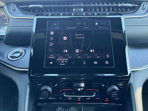 Certified 2024 Jeep Grand Cherokee L Laredo image 12