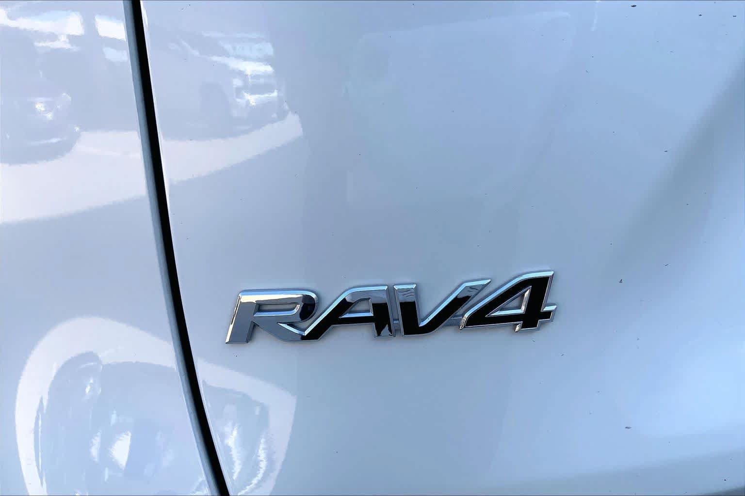 Used 2020 Toyota RAV4 XSE AWD/4WD image 33